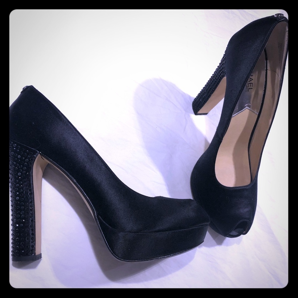 Chic Michael Kors satin heels with studs!